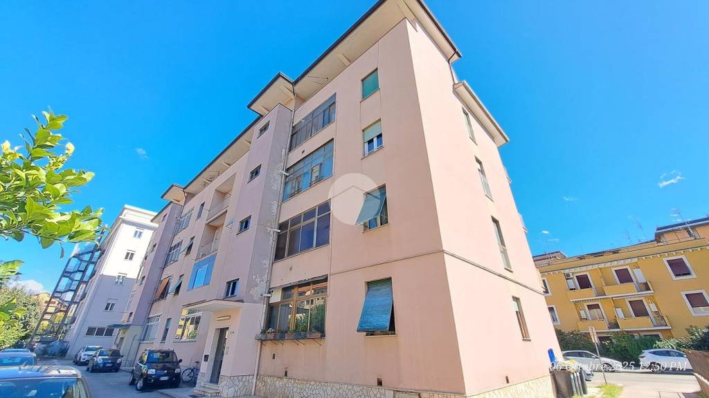 casa indipendente in vendita a Frosinone