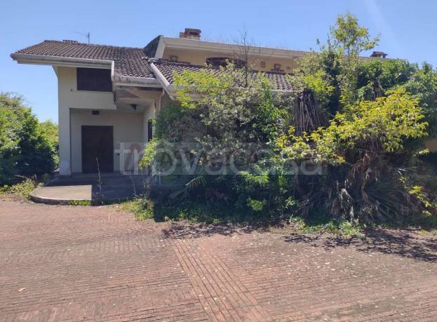 casa indipendente in vendita a Frosinone