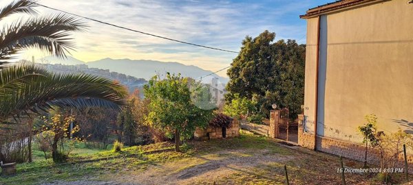 casa indipendente in vendita a Frosinone