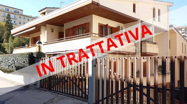 casa indipendente in vendita a Frosinone