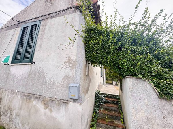 casa indipendente in vendita a Frosinone