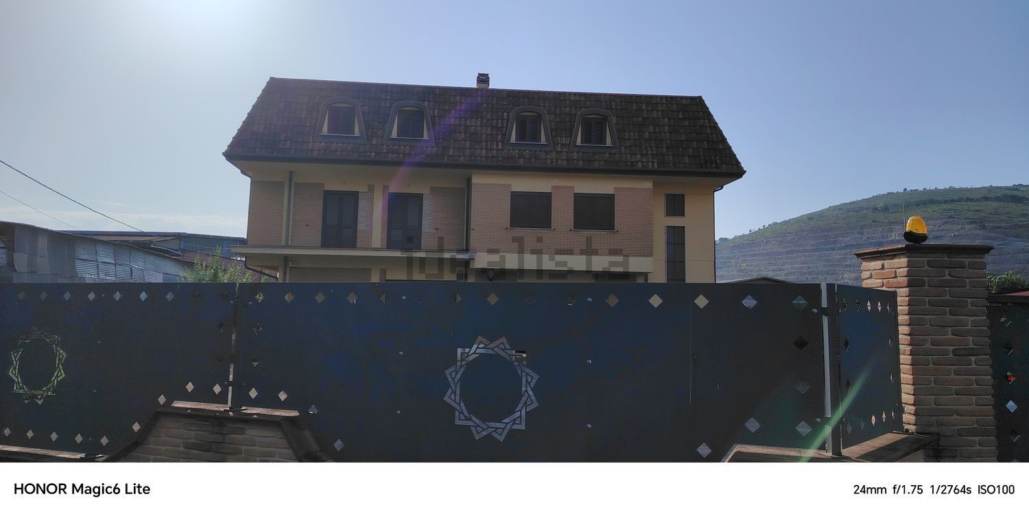 casa indipendente in vendita a Frosinone