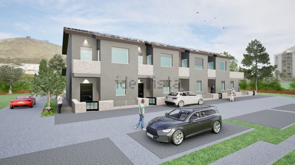 casa indipendente in vendita a Frosinone