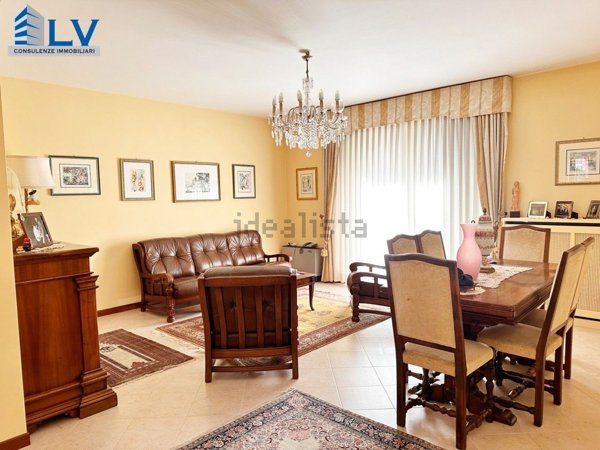 casa indipendente in vendita a Frosinone