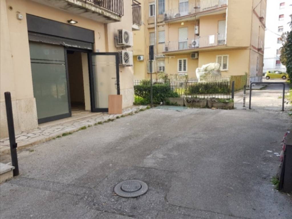 negozio in vendita a Frosinone