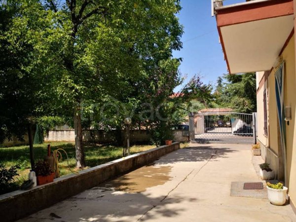 casa indipendente in vendita a Frosinone