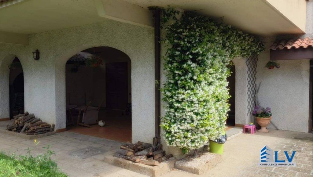 casa indipendente in vendita a Frosinone