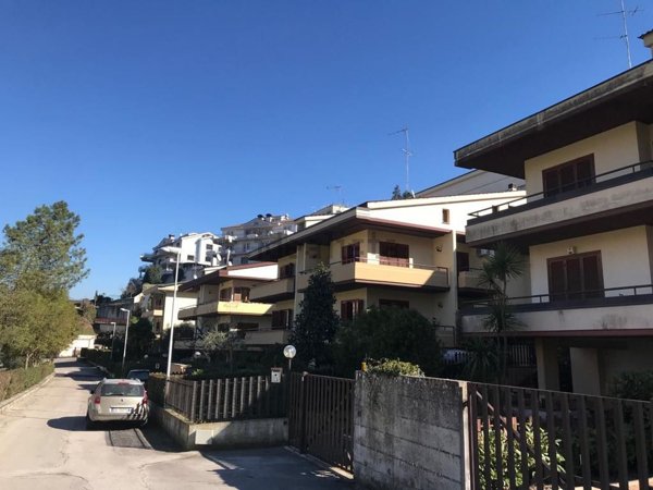 casa indipendente in vendita a Frosinone