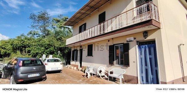 casa indipendente in vendita a Frosinone