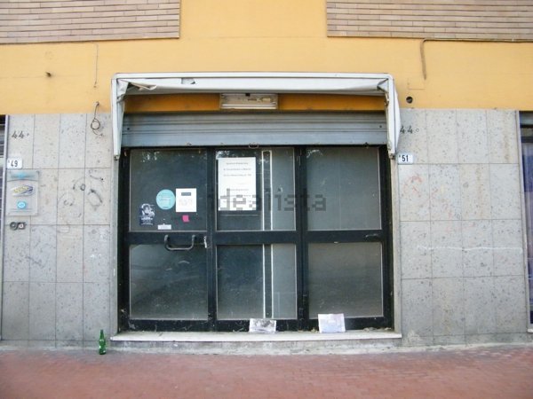 locale commerciale in vendita a Frosinone