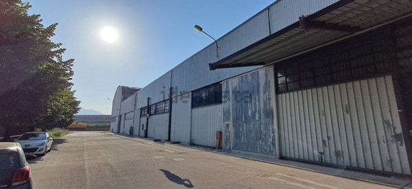 capannone in vendita a Frosinone in zona Fontana Grande
