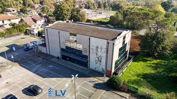 locale commerciale in vendita a Frosinone