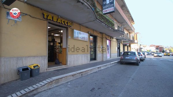 locale commerciale in vendita a Frosinone