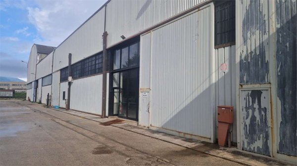 locale di sgombero in vendita a Frosinone