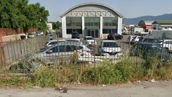 capannone in vendita a Frosinone in zona Fontana Grande