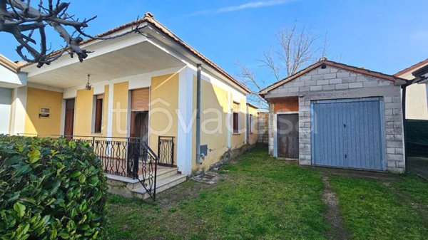 casa indipendente in vendita a Frosinone