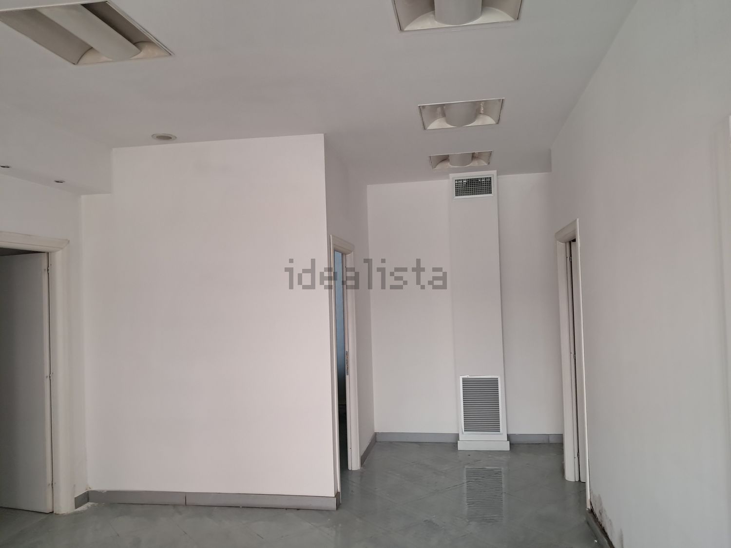 locale commerciale in vendita a Frosinone