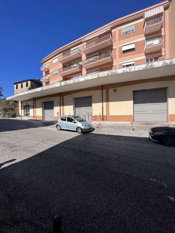 locale di sgombero in vendita a Frosinone
