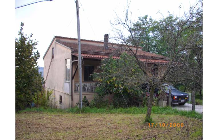 casa indipendente in vendita a Frosinone