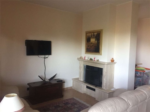 casa indipendente in vendita a Frosinone in zona Le Rase