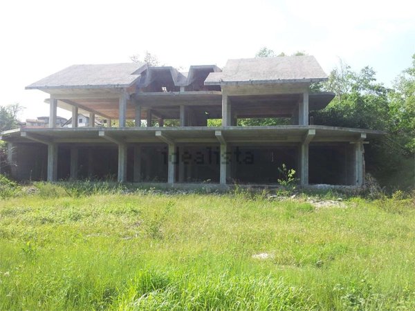 casa indipendente in vendita a Frosinone