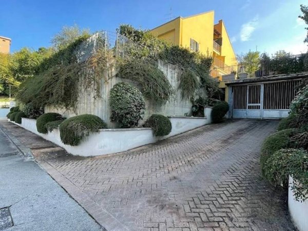 appartamento in vendita a Frosinone in zona Le Rase