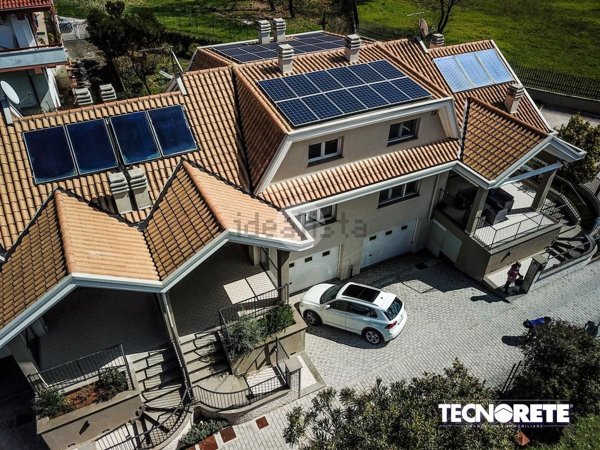 casa indipendente in vendita a Frosinone