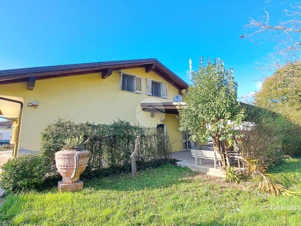 casa indipendente in vendita a Frosinone