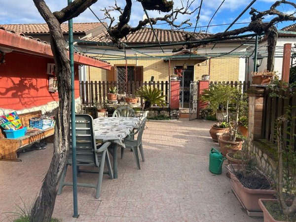casa semindipendente in vendita a Frosinone