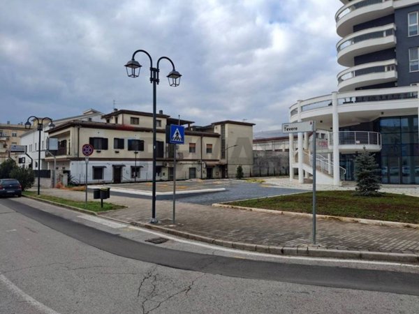 negozio in vendita a Frosinone