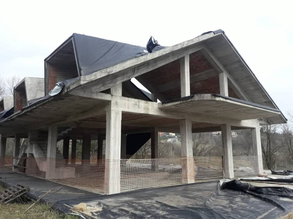 casa indipendente in vendita a Frosinone in zona Le Rase