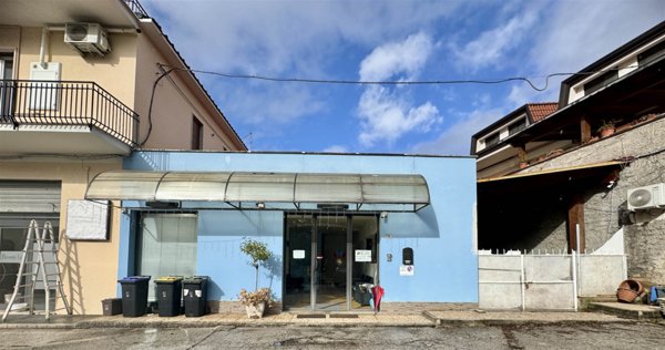 locale commerciale in vendita a Frosinone