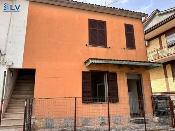 casa semindipendente in vendita a Frosinone