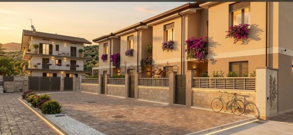 casa indipendente in vendita a Frosinone