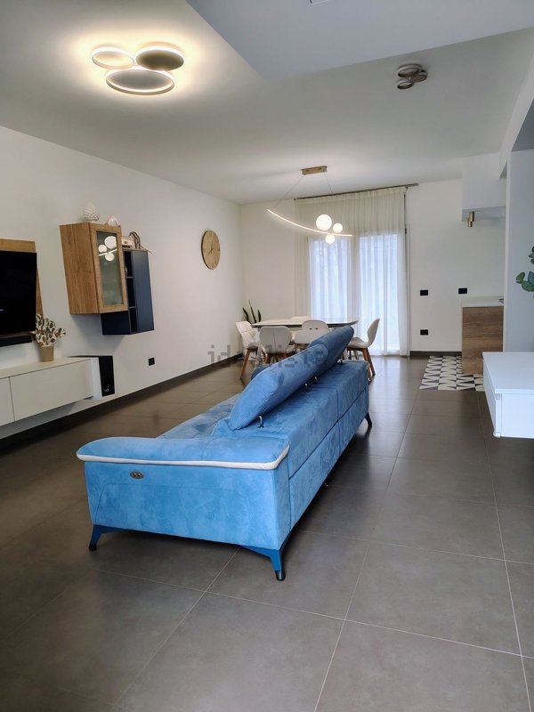 casa indipendente in vendita a Frosinone