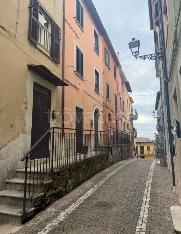 casa indipendente in vendita a Frosinone