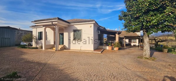 casa indipendente in vendita a Frosinone