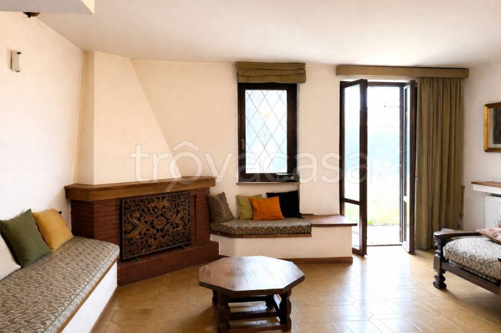 casa indipendente in vendita a Frosinone