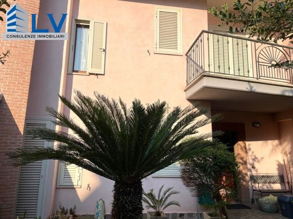 casa indipendente in vendita a Frosinone