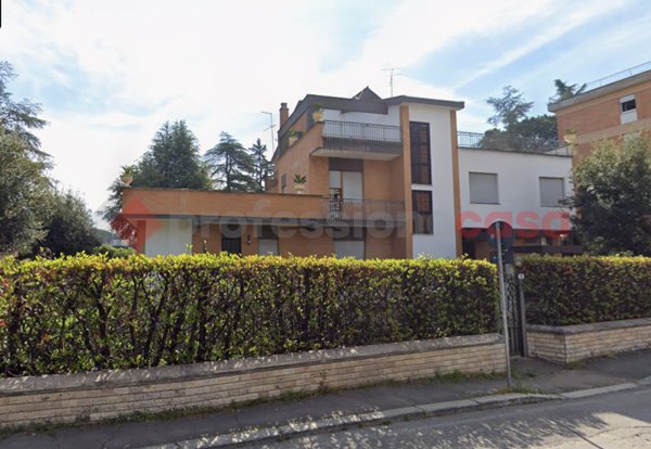 casa indipendente in vendita a Frosinone