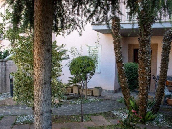 casa indipendente in vendita a Frosinone