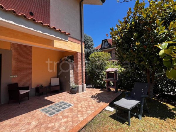 casa indipendente in vendita a Frosinone