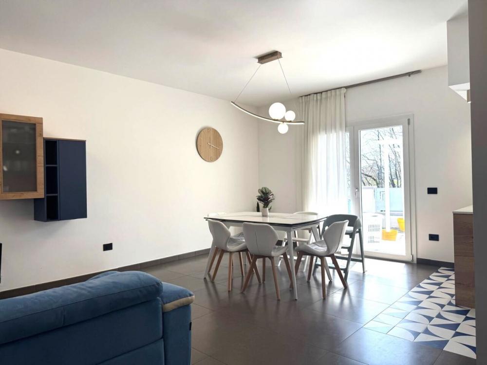 casa indipendente in vendita a Frosinone