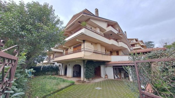 casa indipendente in vendita a Frosinone