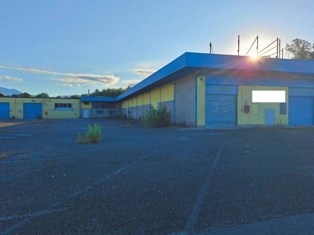 negozio in vendita a Frosinone