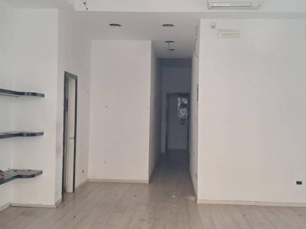 negozio in vendita a Frosinone