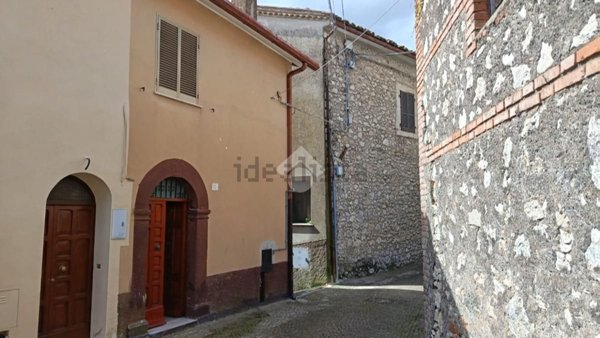 casa indipendente in vendita a Frosinone