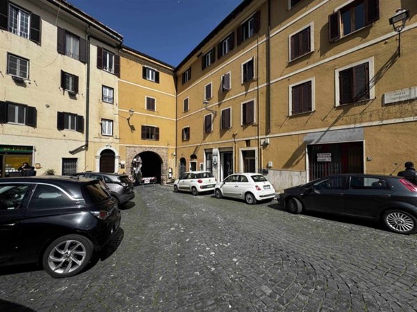 negozio in vendita a Frosinone