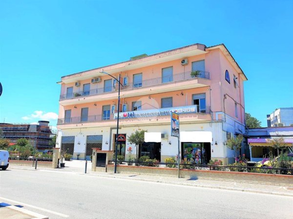 negozio in vendita a Frosinone