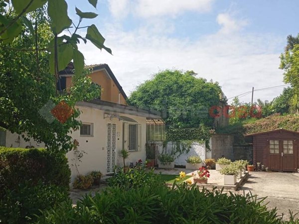 casa indipendente in vendita a Frosinone
